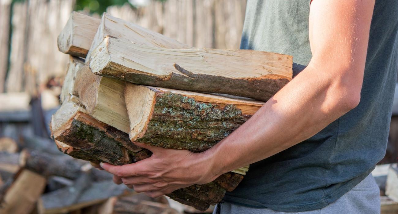 This site aims to simplify the lives of firewood consumers