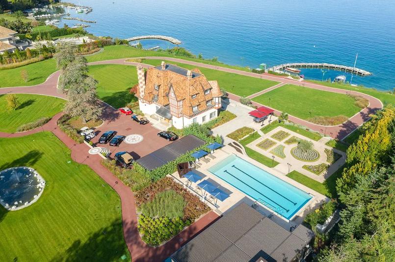 This dream mansion with four Rolls-Royces is for sale for 60 million euros