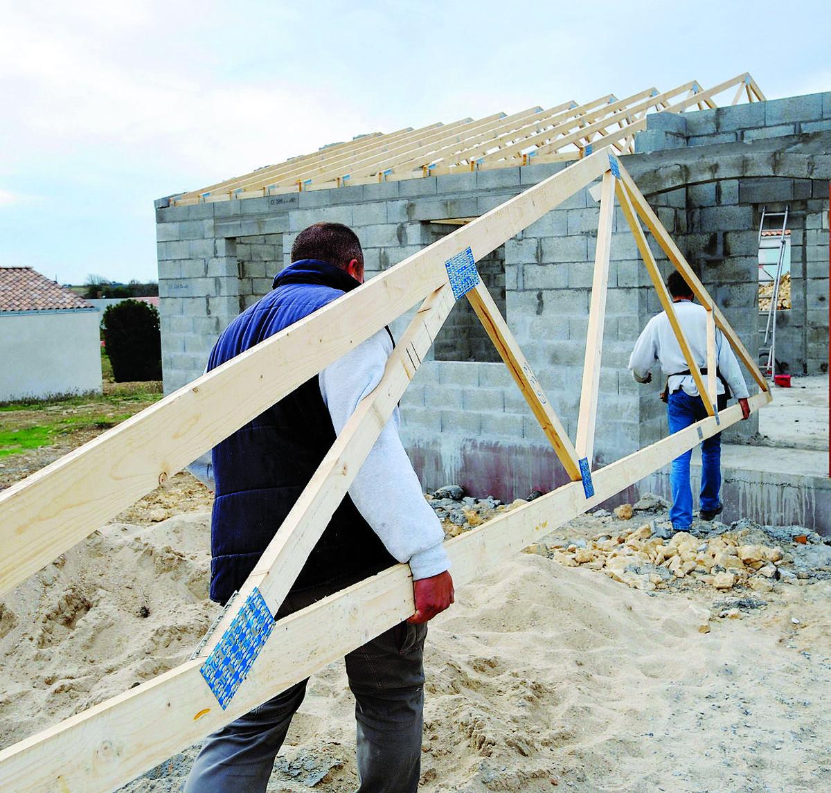 the construction of a house with a swimming pool irritates its neighbors